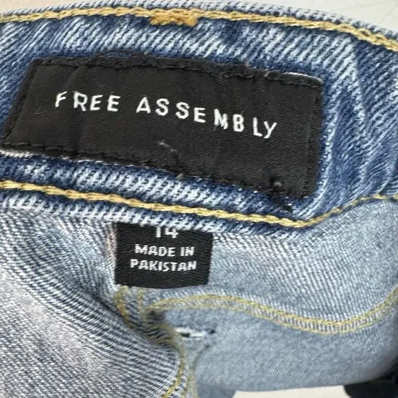 Free Assembly Jean Shorts Women's Size 14 Distressed Rolled Cuff - Picture 3 of 4